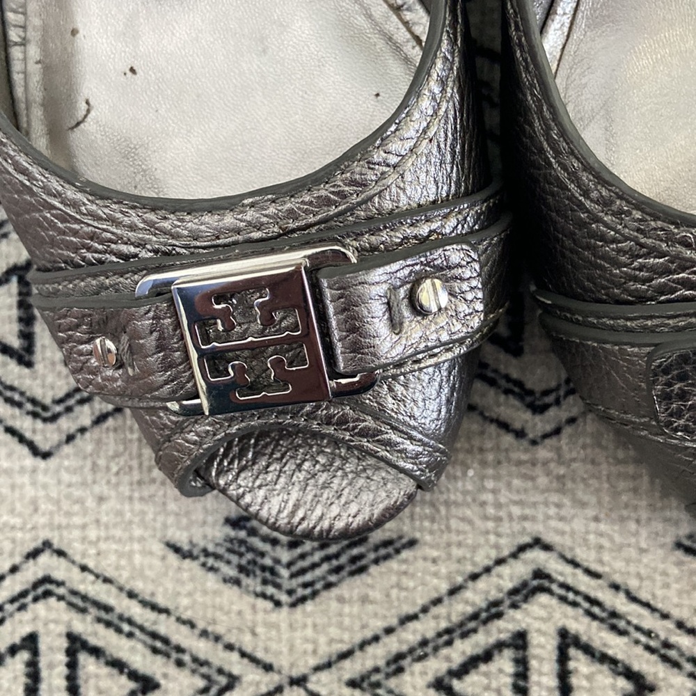 Tory Burch Metallic Pewter Leather Wedge Sandals - Picture 5 of 11